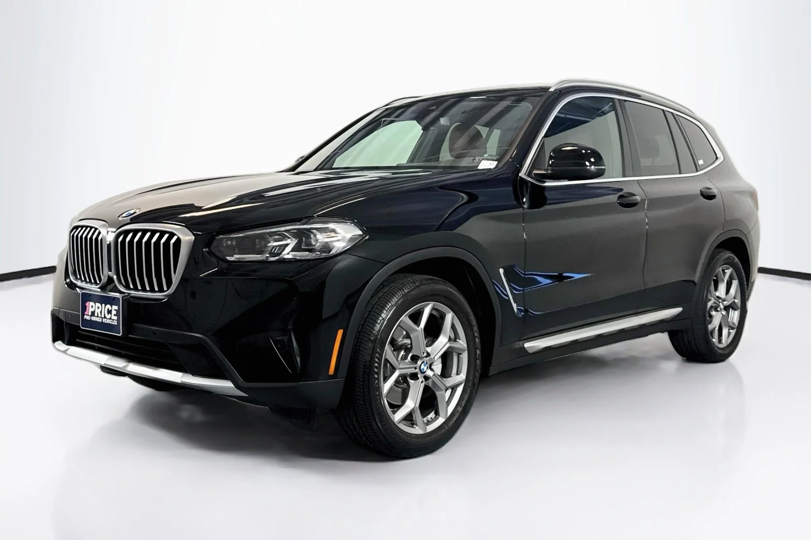 Used 2023 Jet Black BMW sDrive30i image 1
