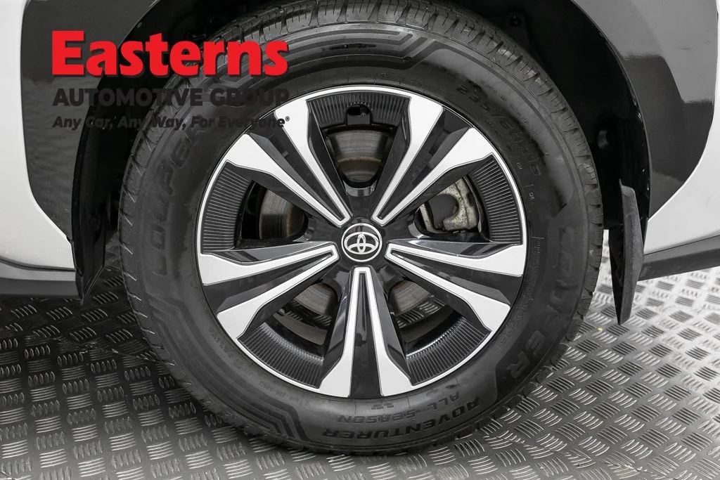 Used 2024 Silver Toyota XLE image 32