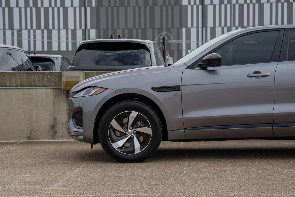 2026 Jaguar F-Pace R-Dynamic S - Photo 7