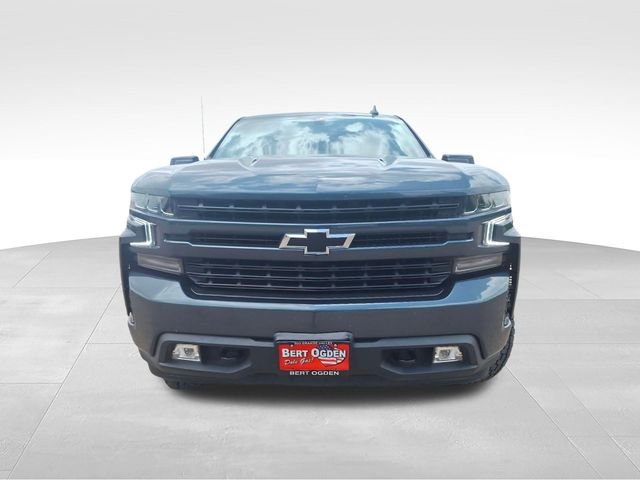 Used 2021 Gray Chevrolet RST image 2