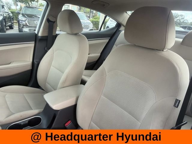 Used 2018 White Hyundai SE image 10