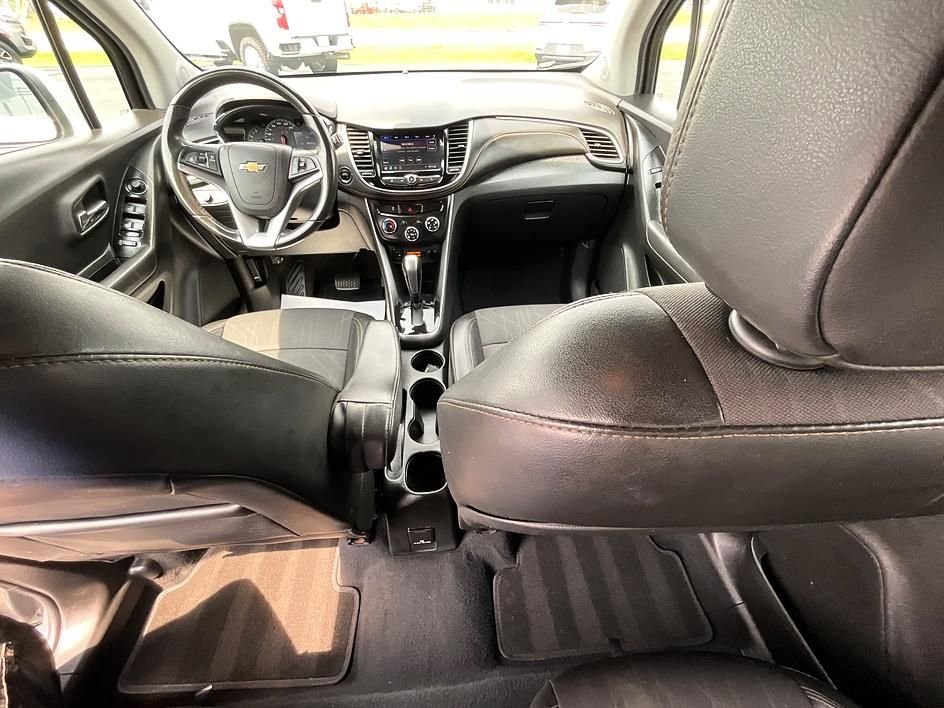 Used 2020 Silver Chevrolet LT image 3
