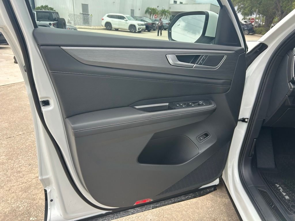 New 2026 White/off-white Volkswagen 2.0T SE w/Technology image 54