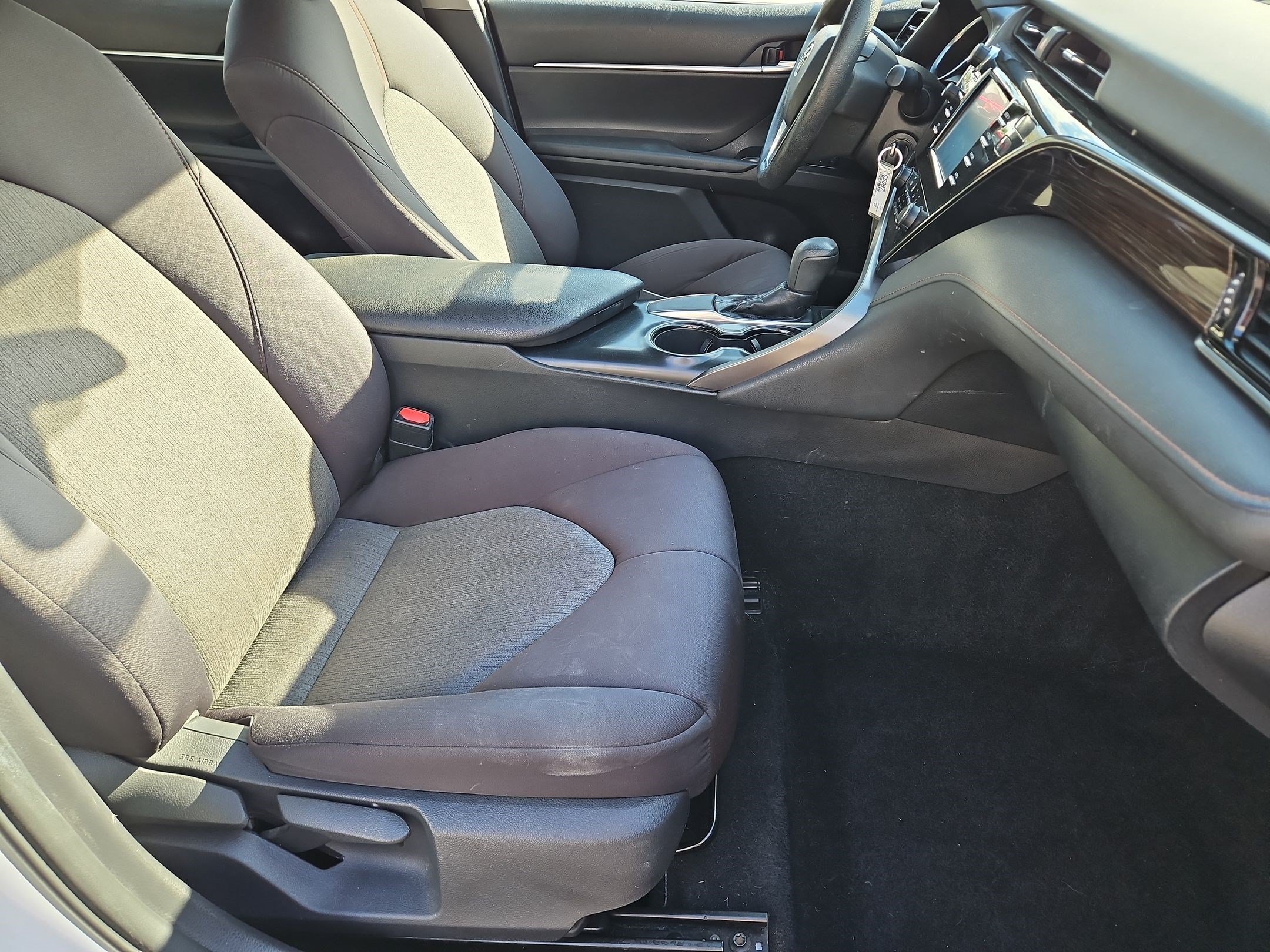 Used 2019 White Toyota LE image 26