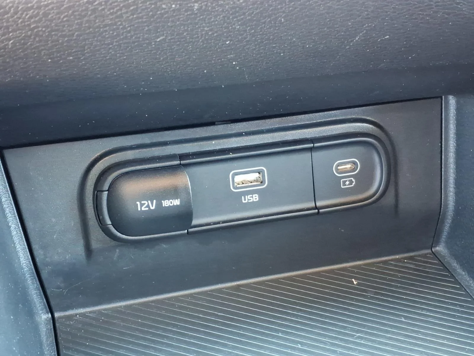 Used 2024 Fusion Black Kia LX image 8