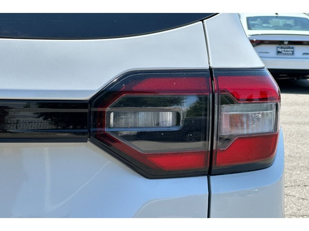 Used 2025 Platinum White Pearl Honda Touring image 54