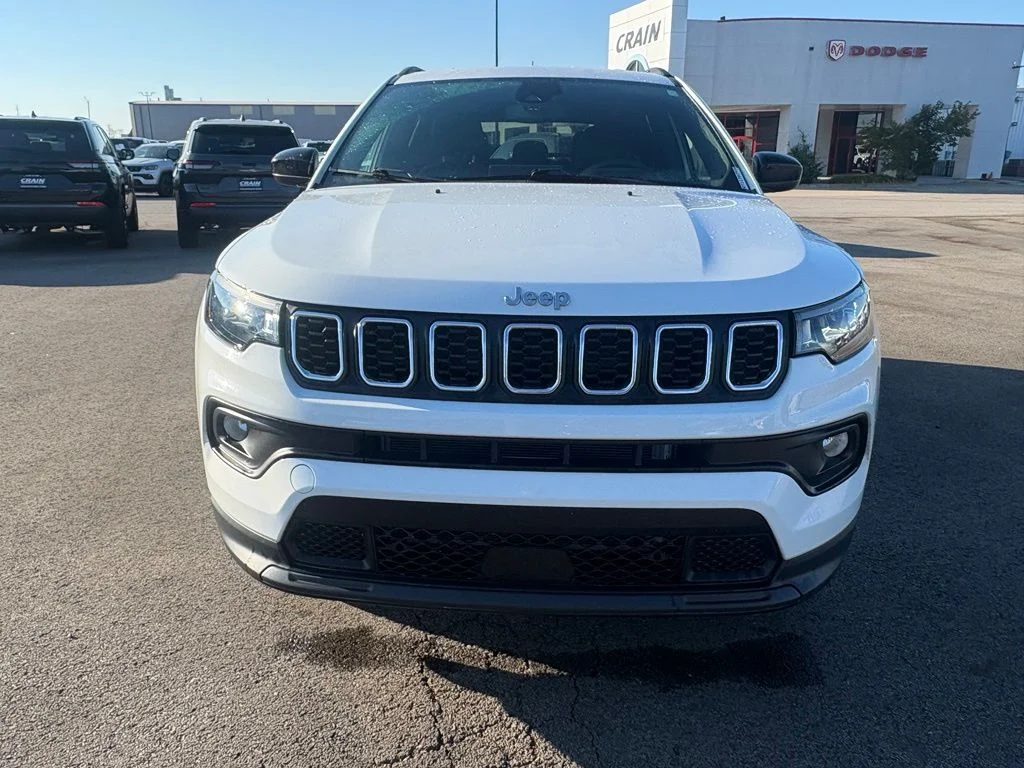 Used 2024 White Jeep Latitude image 2