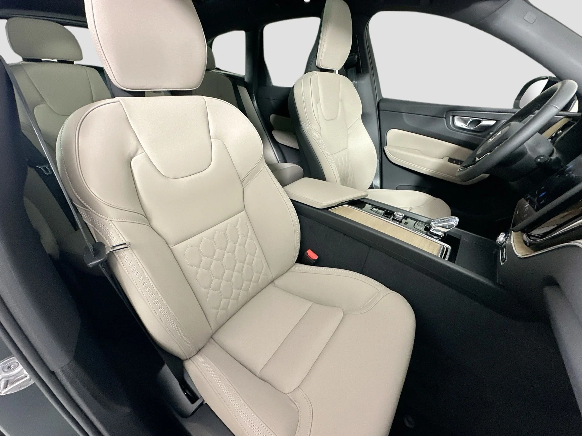 New 2026 Forest Lake Volvo Core image 28