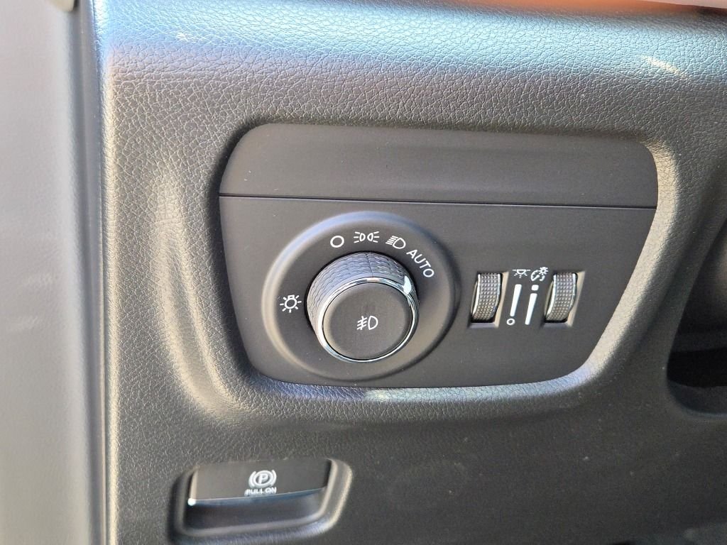 New 2026 Fathom Blue Pearl-Coat Exterior Paint Jeep Limited Reserve image 28