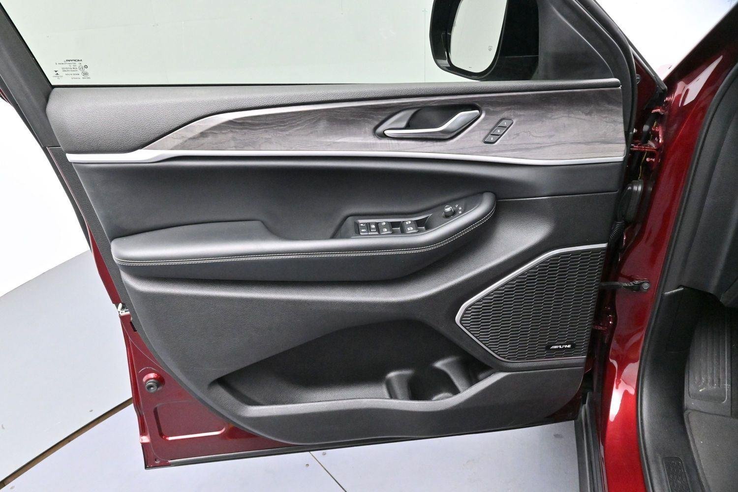 Used 2022 Red Jeep Limited image 11