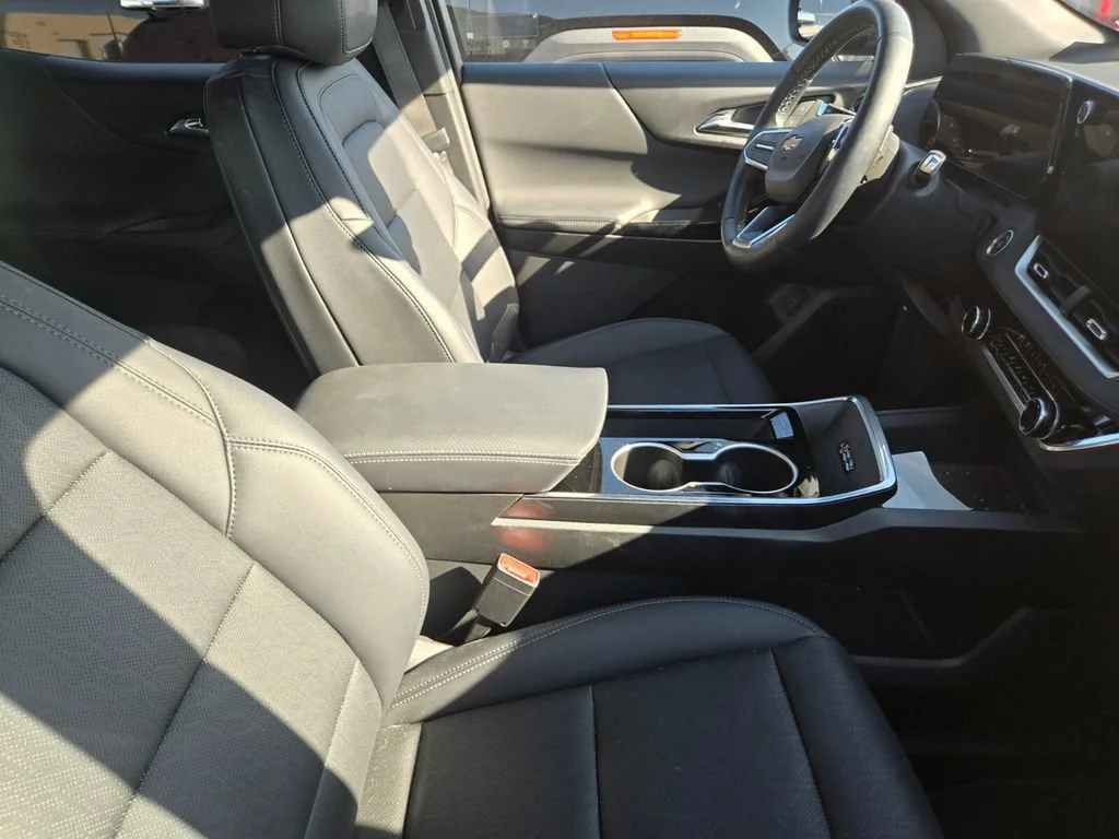 Used 2025 Radiant Red Tintcoat Chevrolet LT image 4