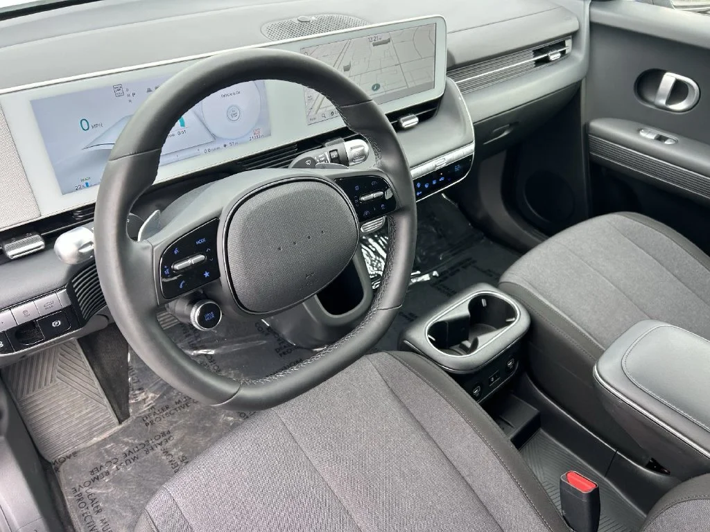 Used 2024 White Hyundai SEL image 22