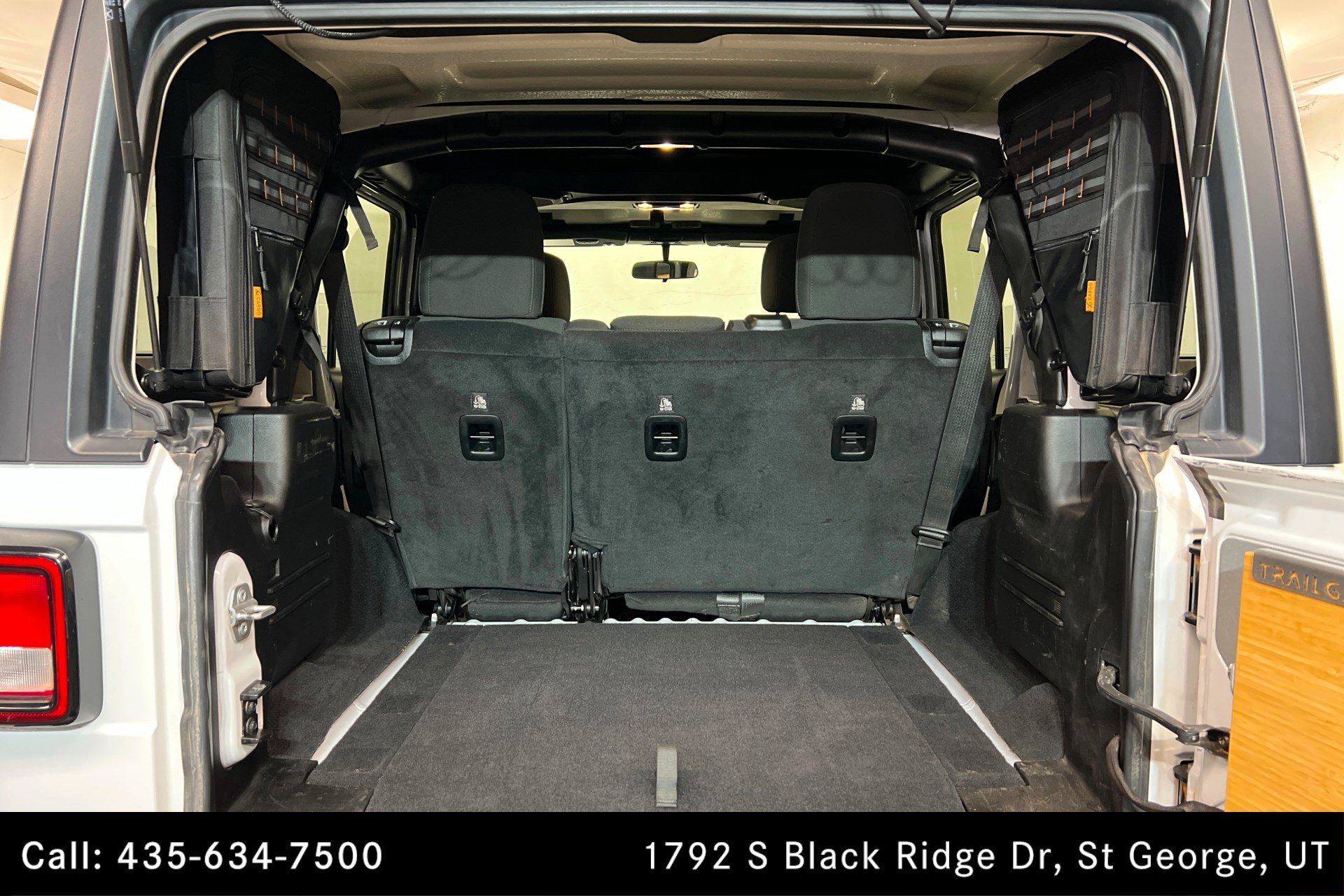 Used 2019 Bright White Clearcoat Jeep Rubicon image 23
