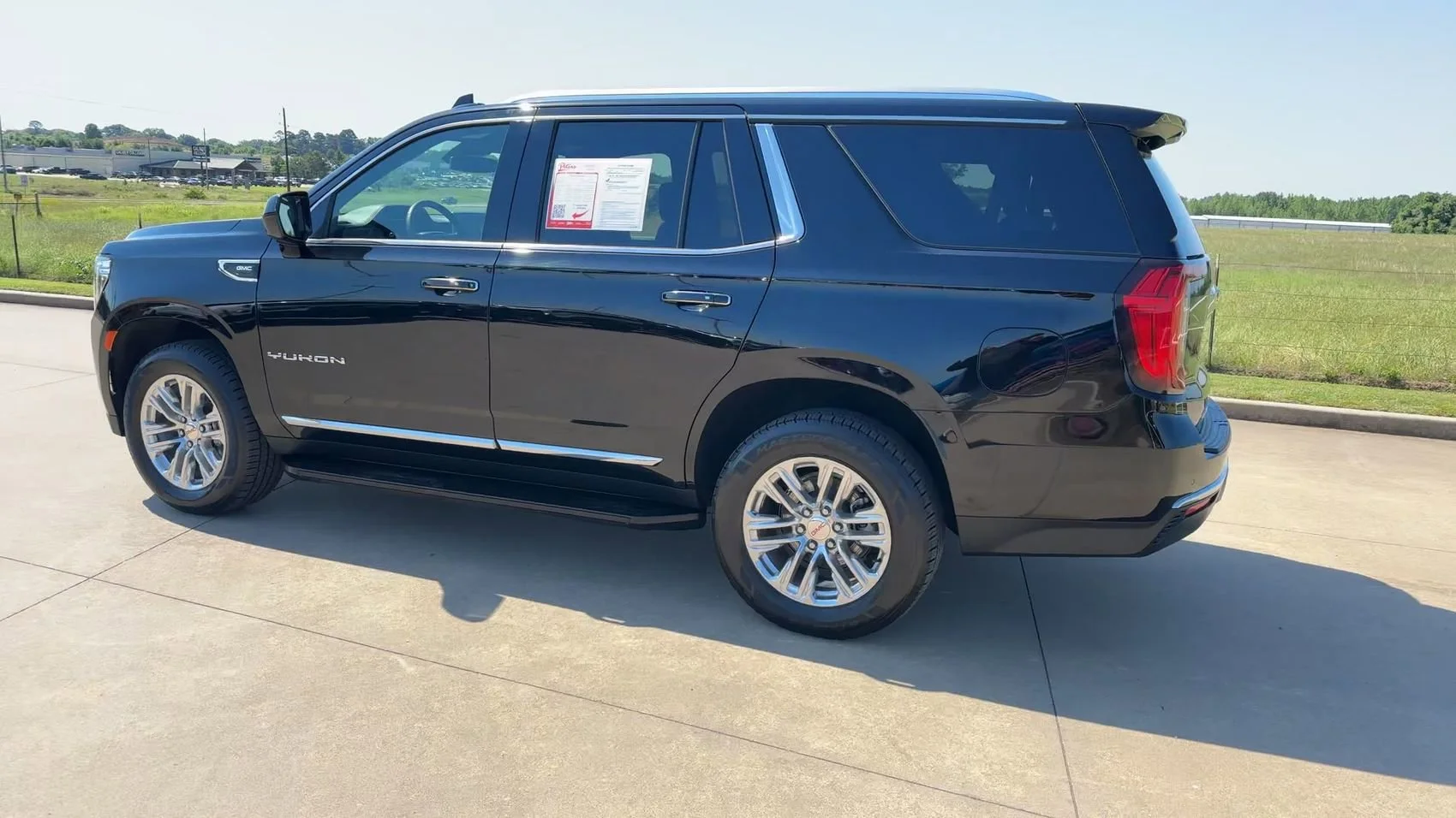 Used 2024 Onyx Black GMC SLT image 7