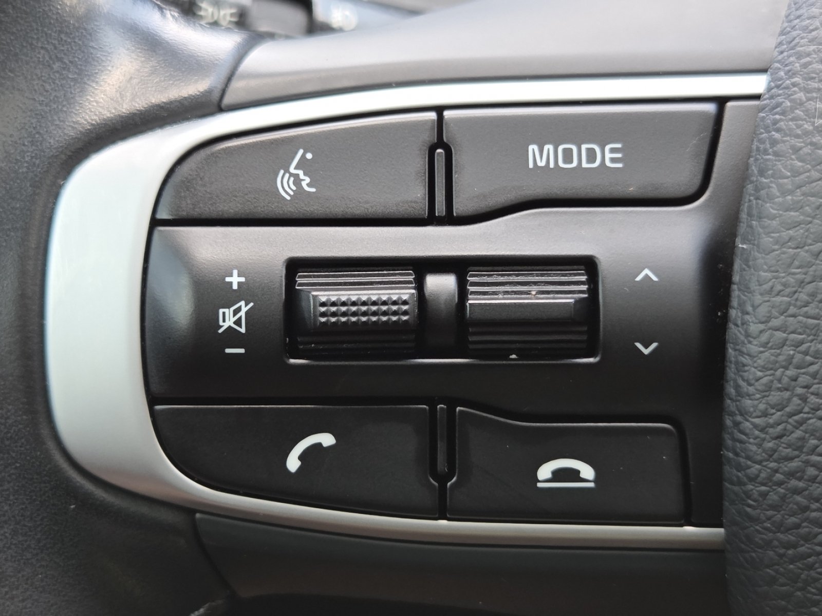 Used 2023 Ebony Black Kia GT-Line image 13
