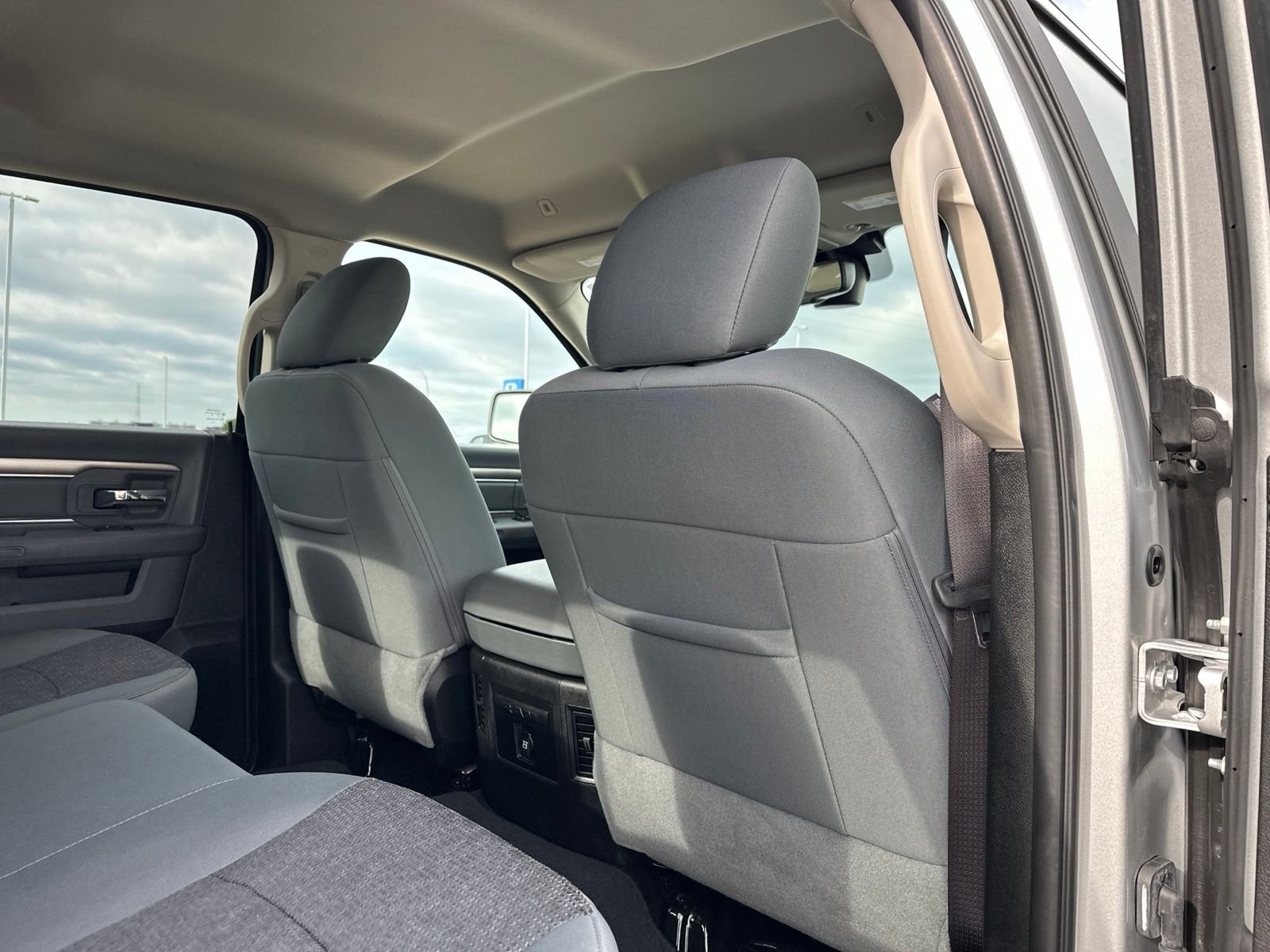 Used 2017 Silver Ram Big Horn image 33