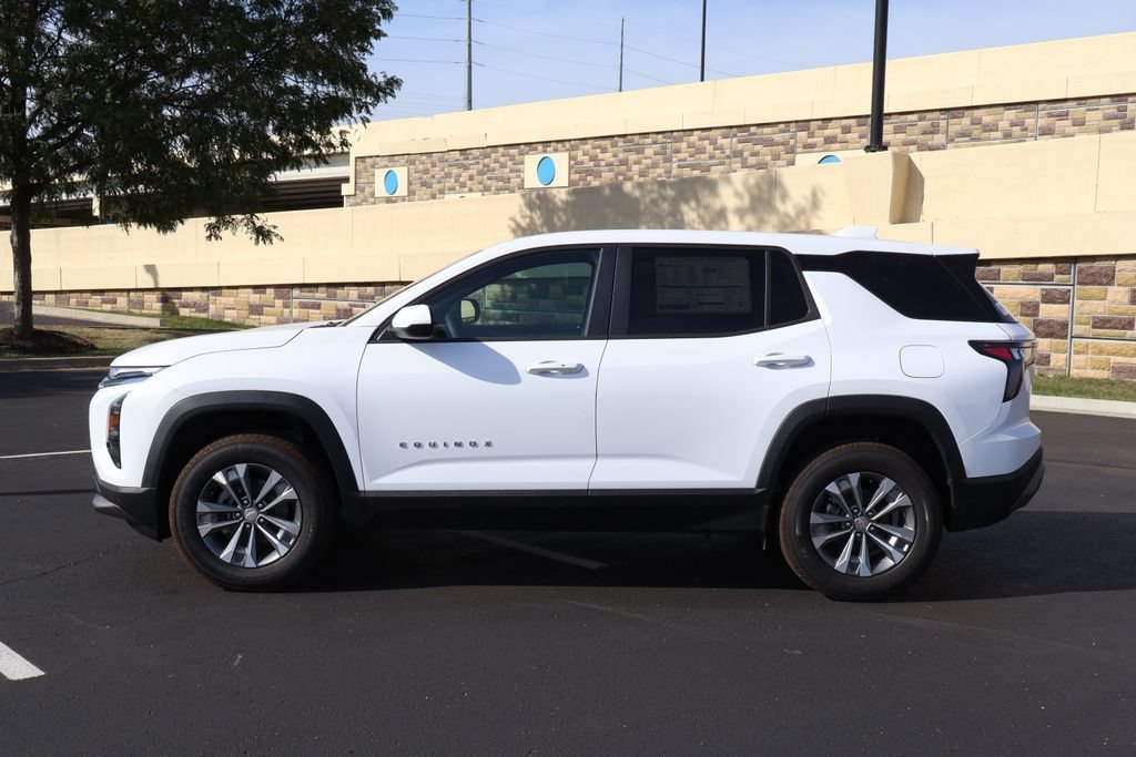 2027 Chevrolet Equinox LT - Photo 4