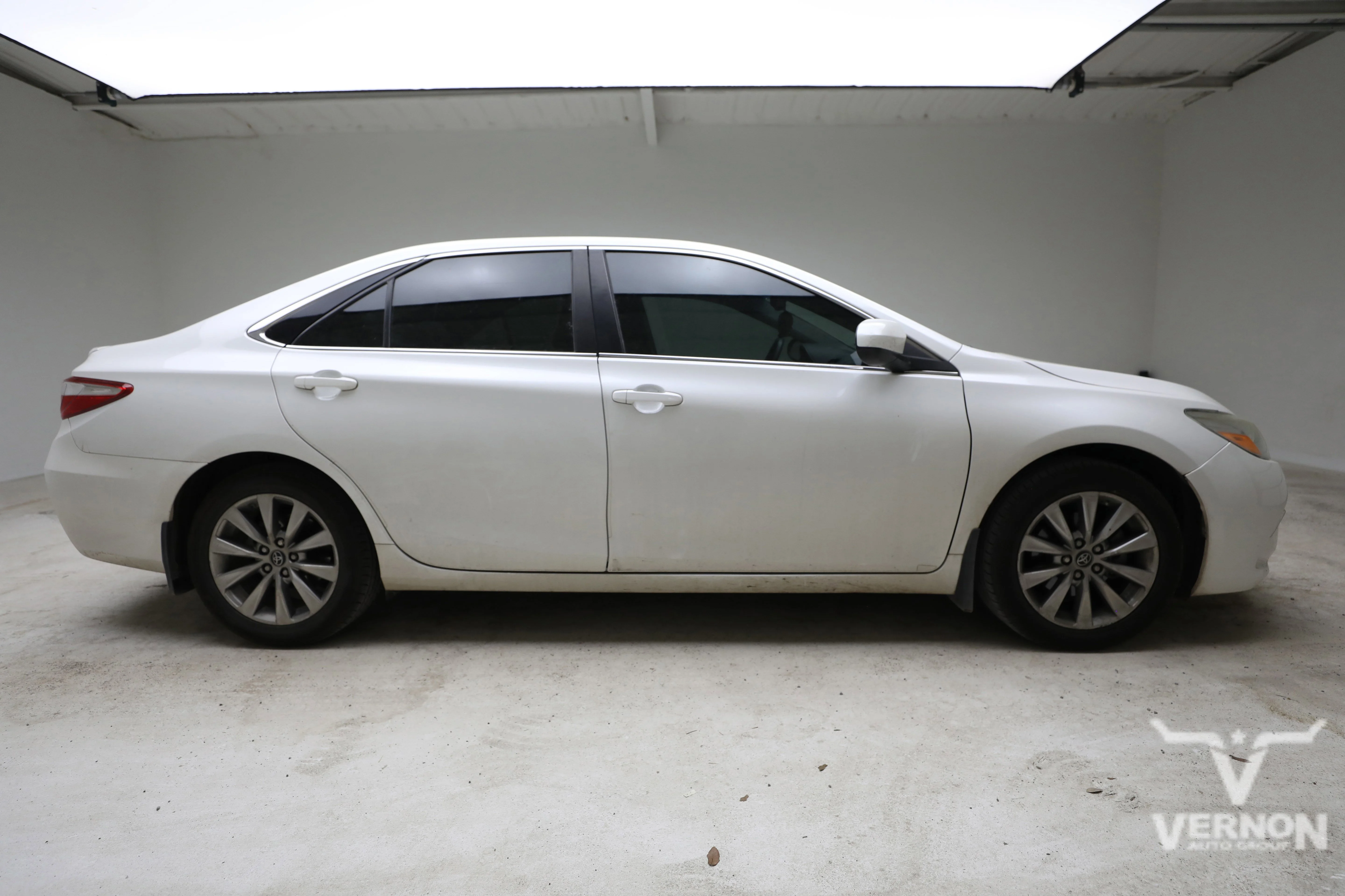 Pre-Owned 2017 Toyota Camry XLE FWD