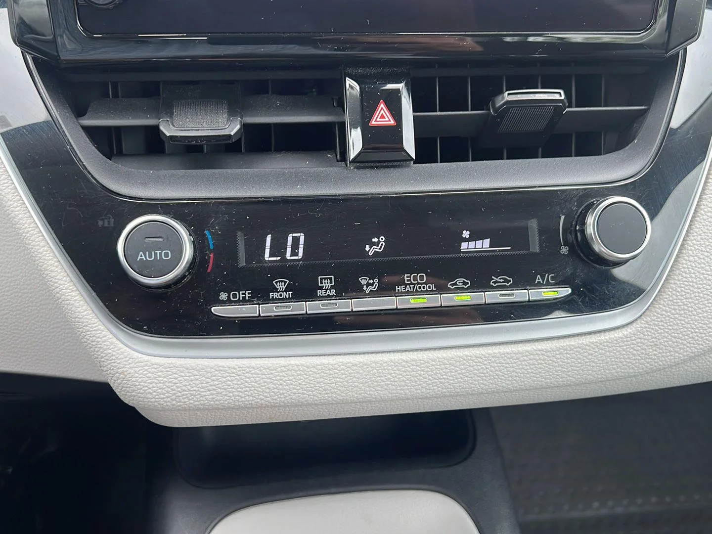 Used 2023 Ice Cap Toyota LE image 8