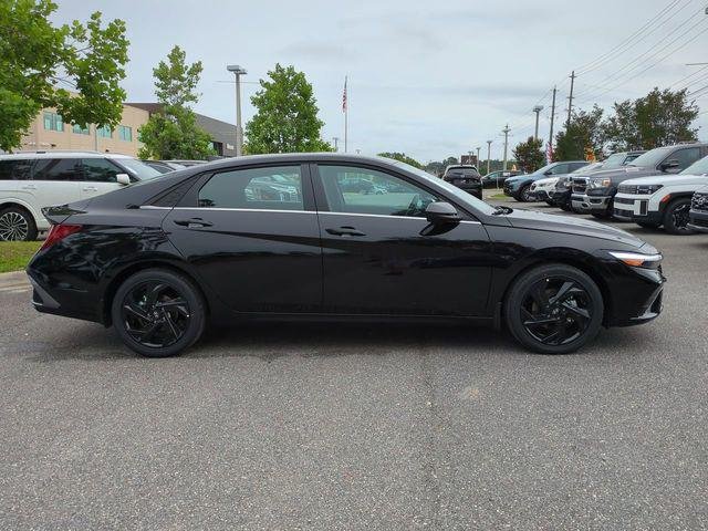 New 2026 Black Hyundai SEL Sport image 4
