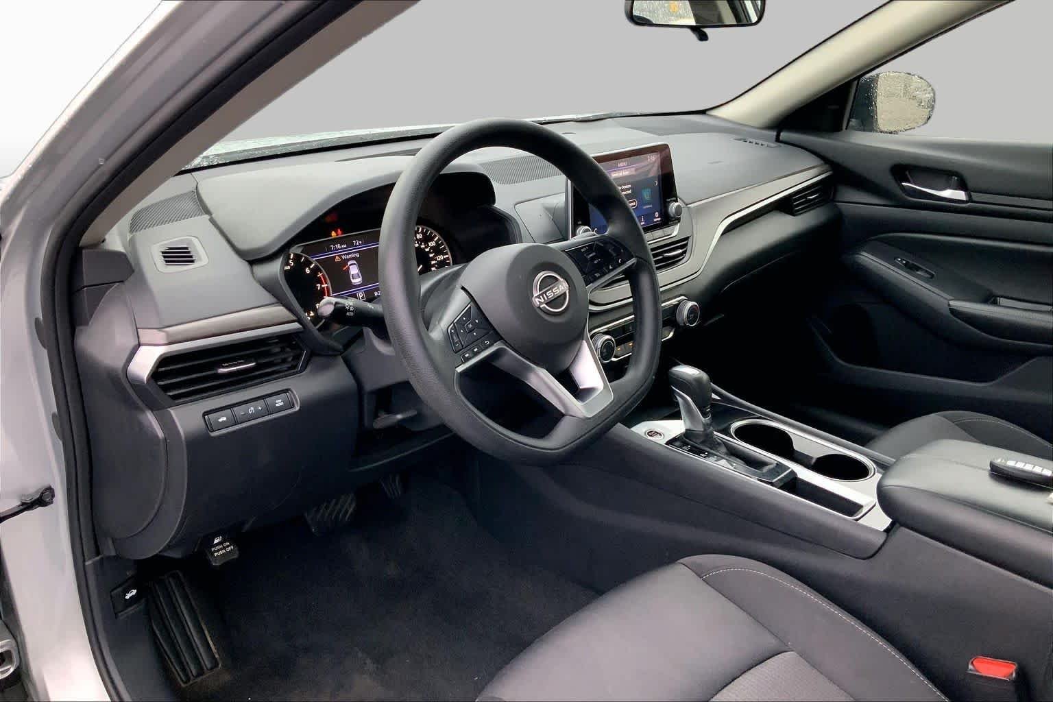 Used 2024 Brilliant Silver Metallic Nissan 2.5 SV image 16