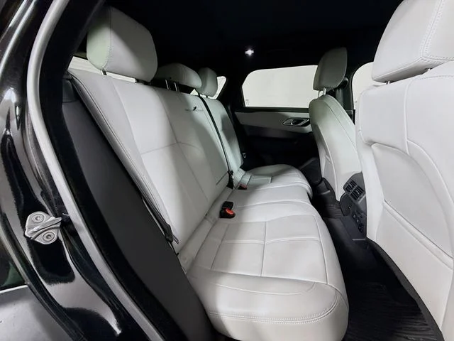 Used 2026 Santorini Black Metallic Land Rover Dynamic SE image 29