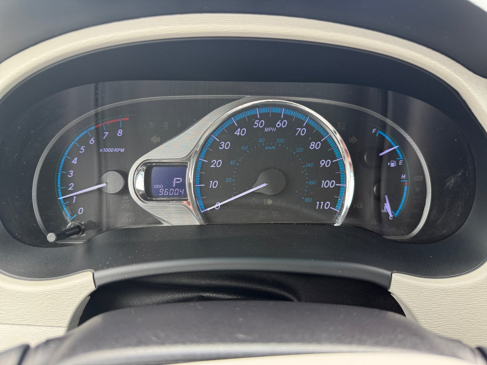 Used 2014 Silver Sky Metallic Toyota XLE image 11