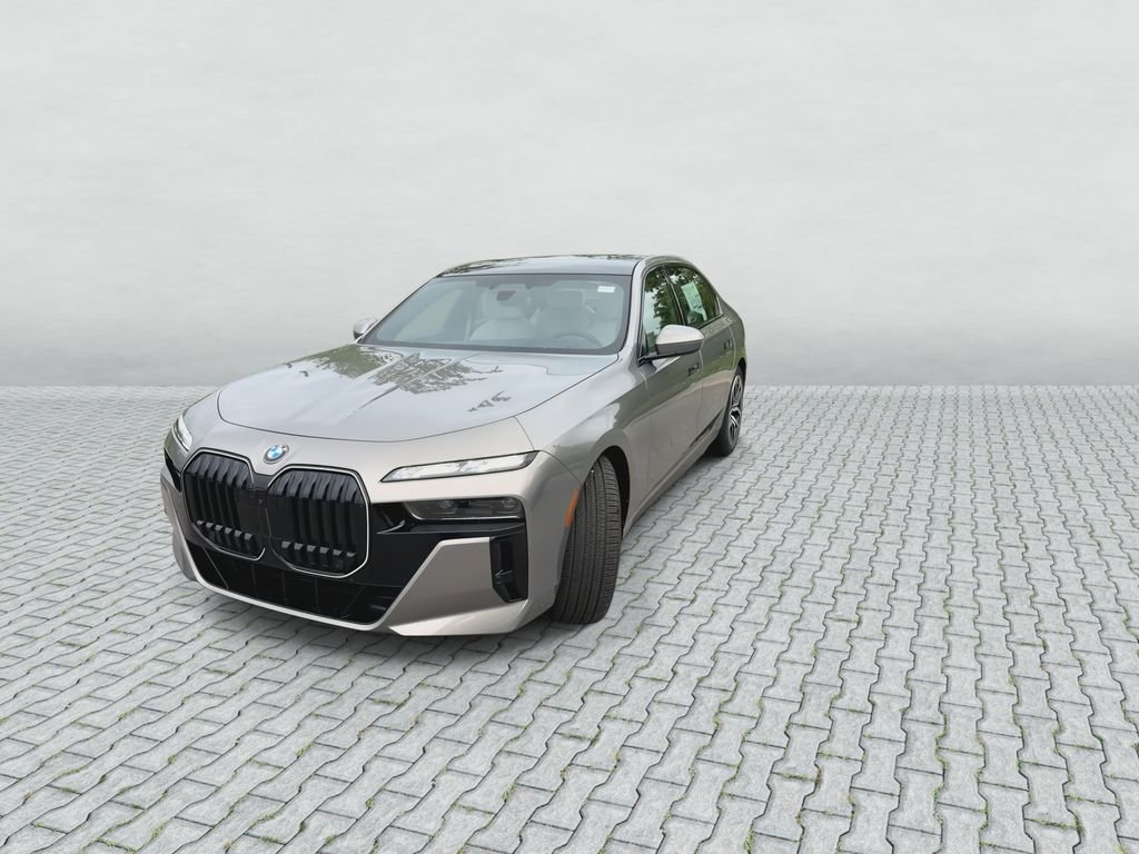 Used 2026 Gray BMW 760i xDrive image 4