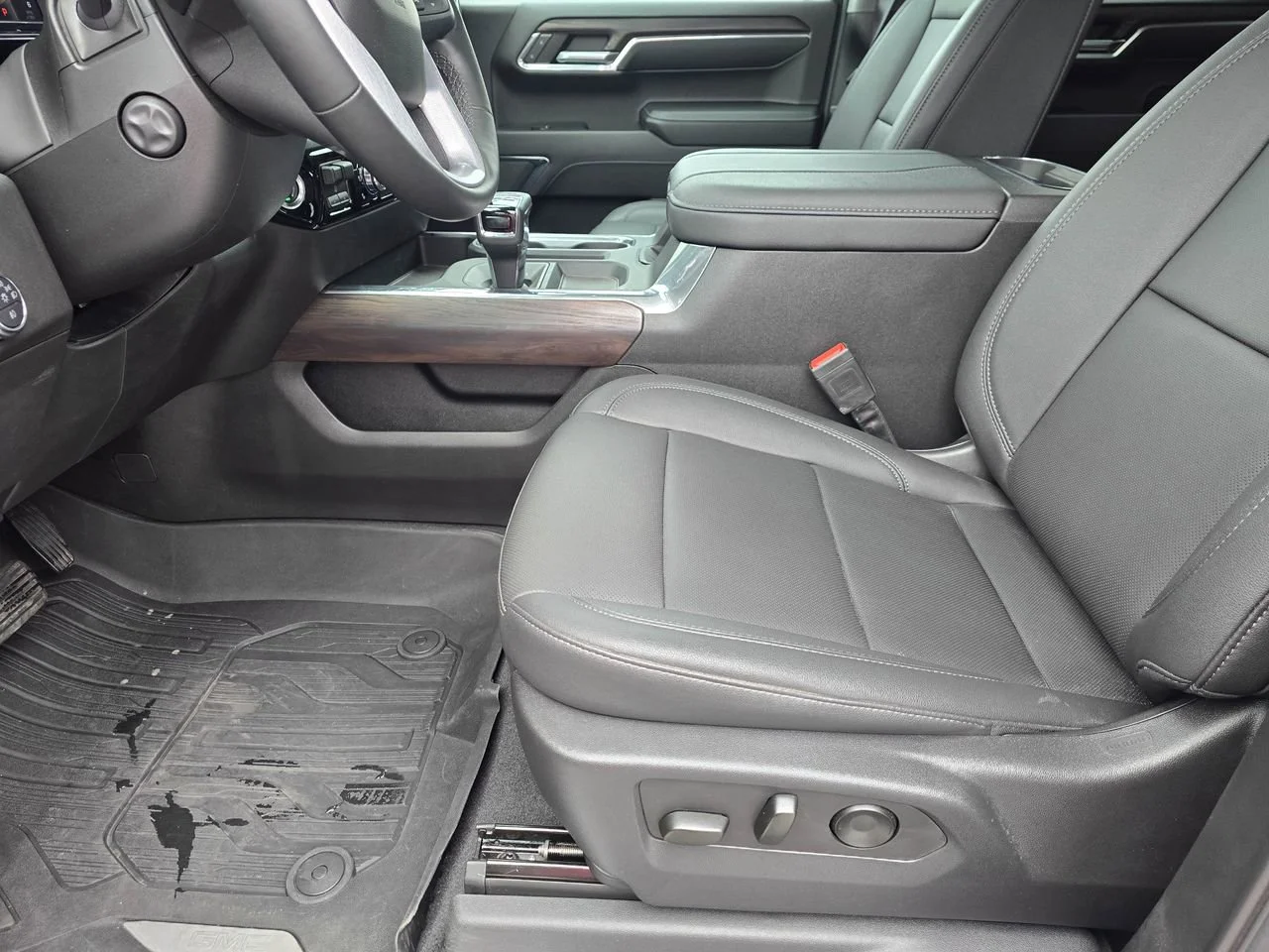 Used 2023 Sterling Metallic GMC SLT image 9