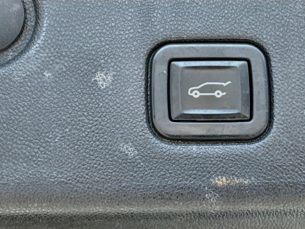Used 2020 Beige Chevrolet Premier image 31