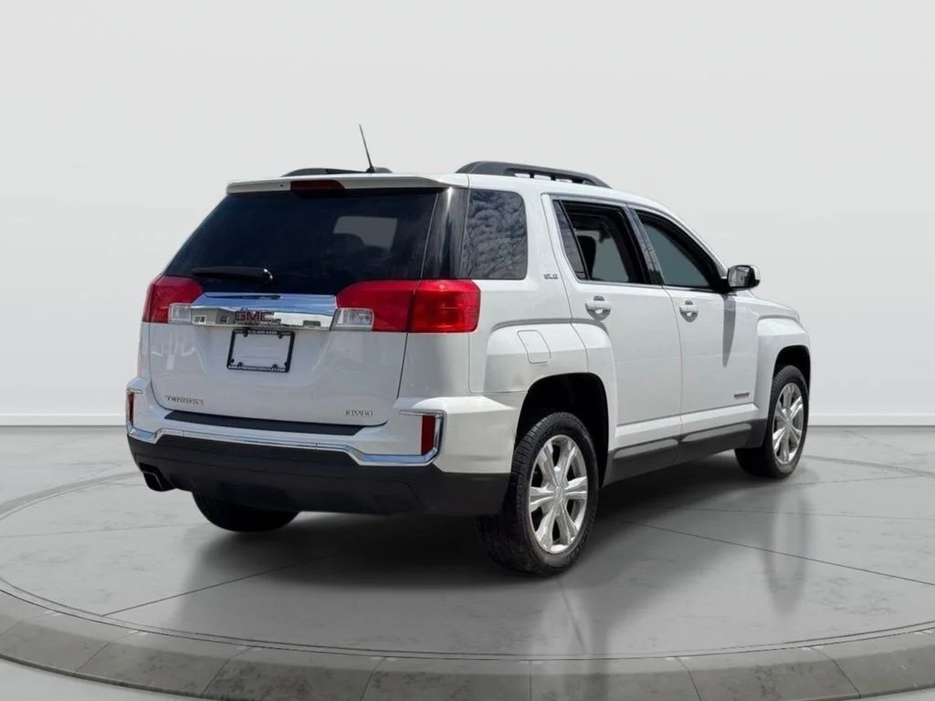Used 2017 White GMC SLE-2 image 7