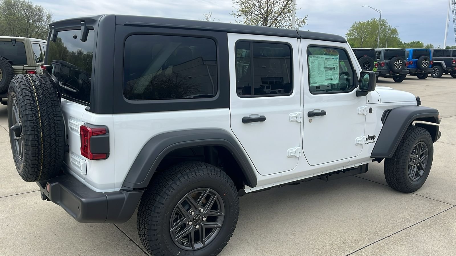New 2026 Bright White Clear-Coat Exterior Paint Jeep Sport S image 8