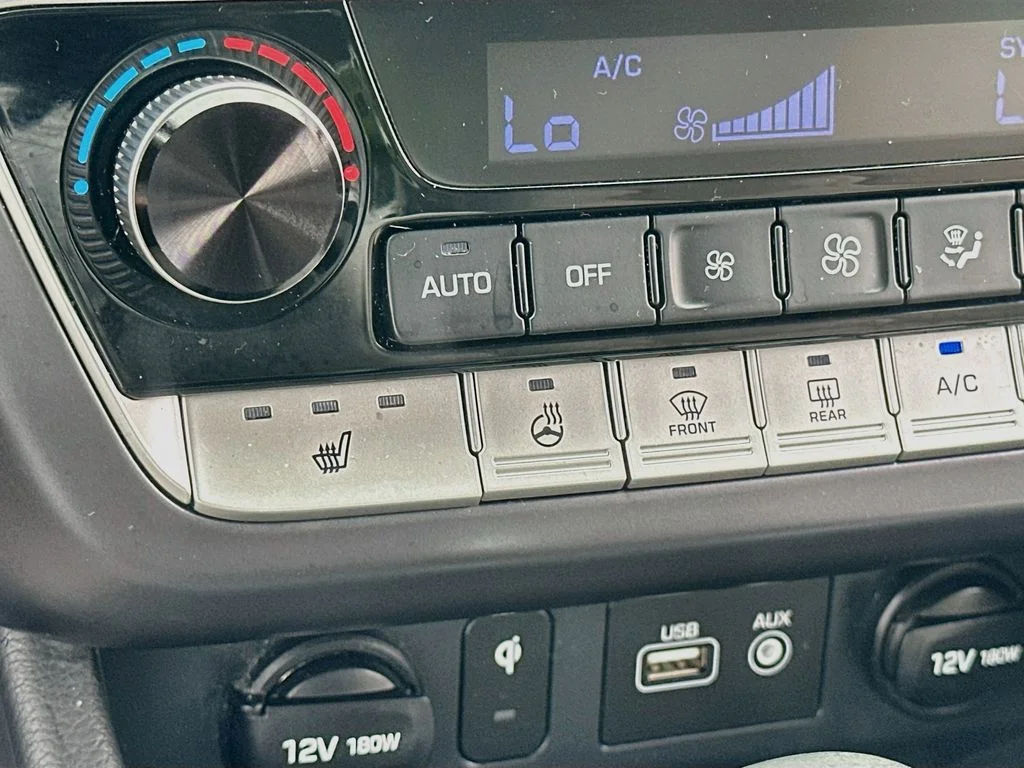Used 2019 White Hyundai SEL image 19