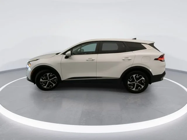 Used 2023 White Kia EX image 9