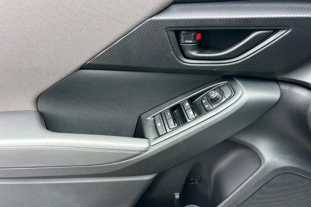 New 2027 CRYSTAL WHITE PEARL Subaru Premium image 8
