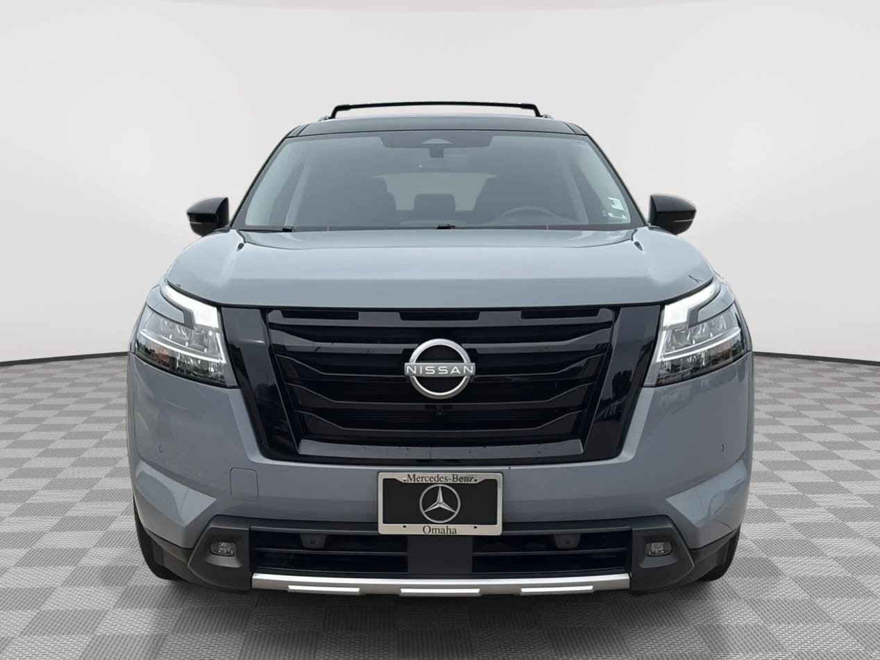 Used 2023 Solid Gray/Super Black Nissan SL image 7