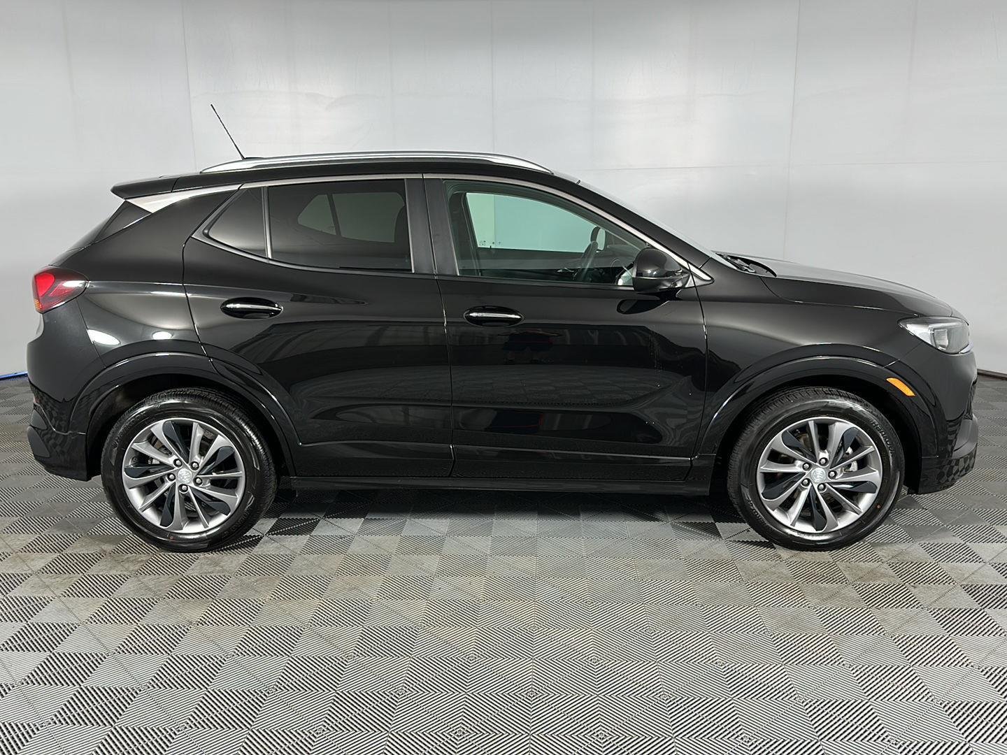 Used 2023 Ebony Twilight Metallic Buick  image 27