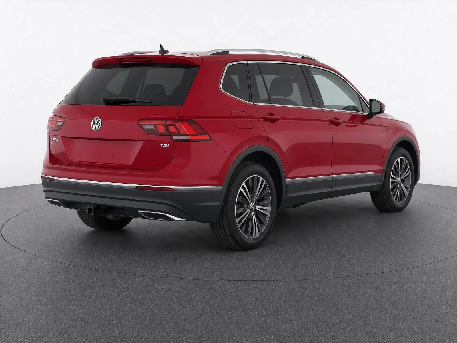 Used 2018 Cardinal Red Metallic Volkswagen 2.0T SEL image 3