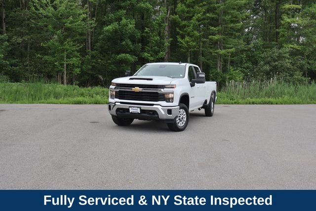 Used 2024  Chevrolet LT image 2