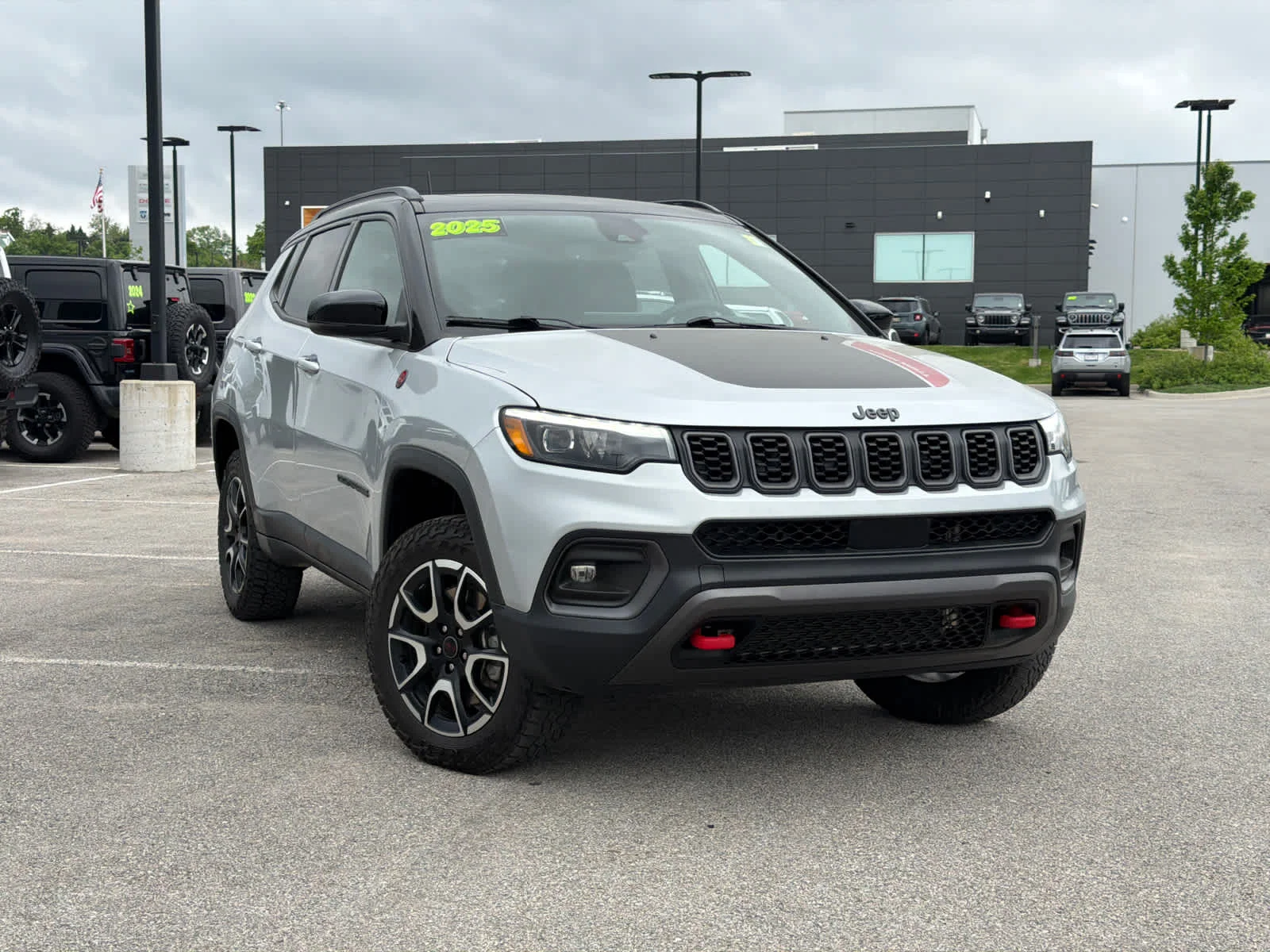 Used 2025 Jeep Compass Trailhawk with VIN 3C4NJDDN0ST518406 for sale in Kansas City