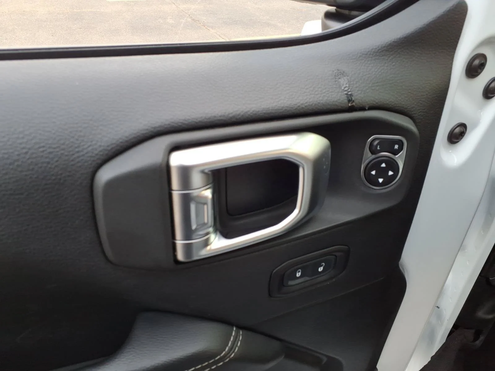 Used 2020 Bright White Clearcoat Jeep Sahara image 15