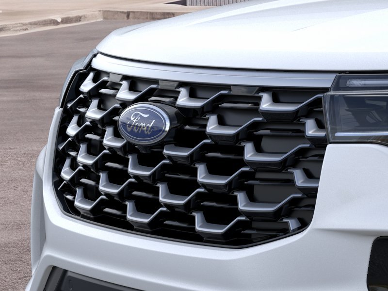 New 2026 Star White Metallic Tri-Coat Ford Platinum™ image 17