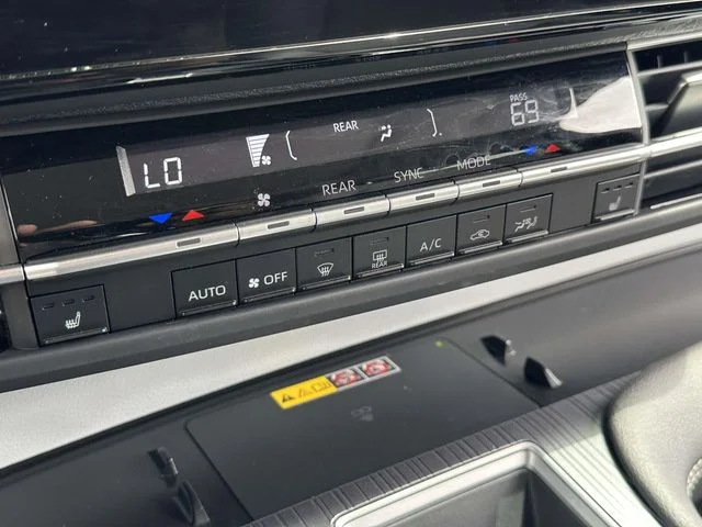 Used 2026 Ice Cap Toyota XLE image 21