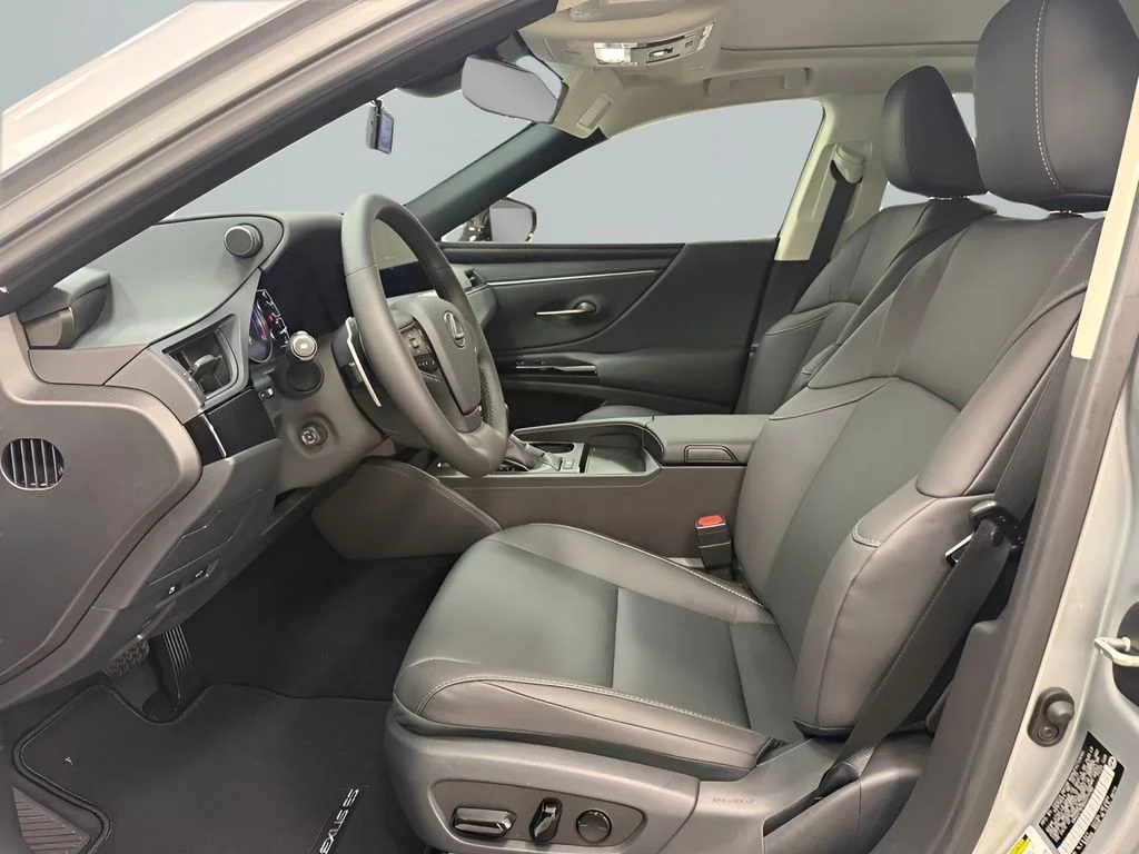 Used 2025 Silver Lexus 350 image 13