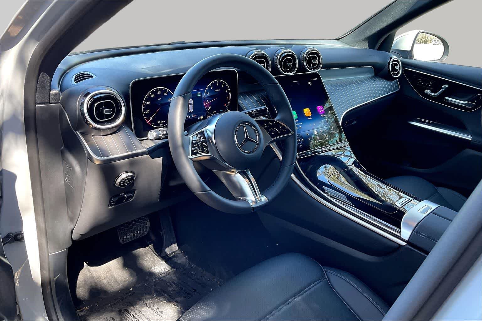 New 2026 MANUFAKTUR Alpine Grey Mercedes-Benz GLC 300 image 9