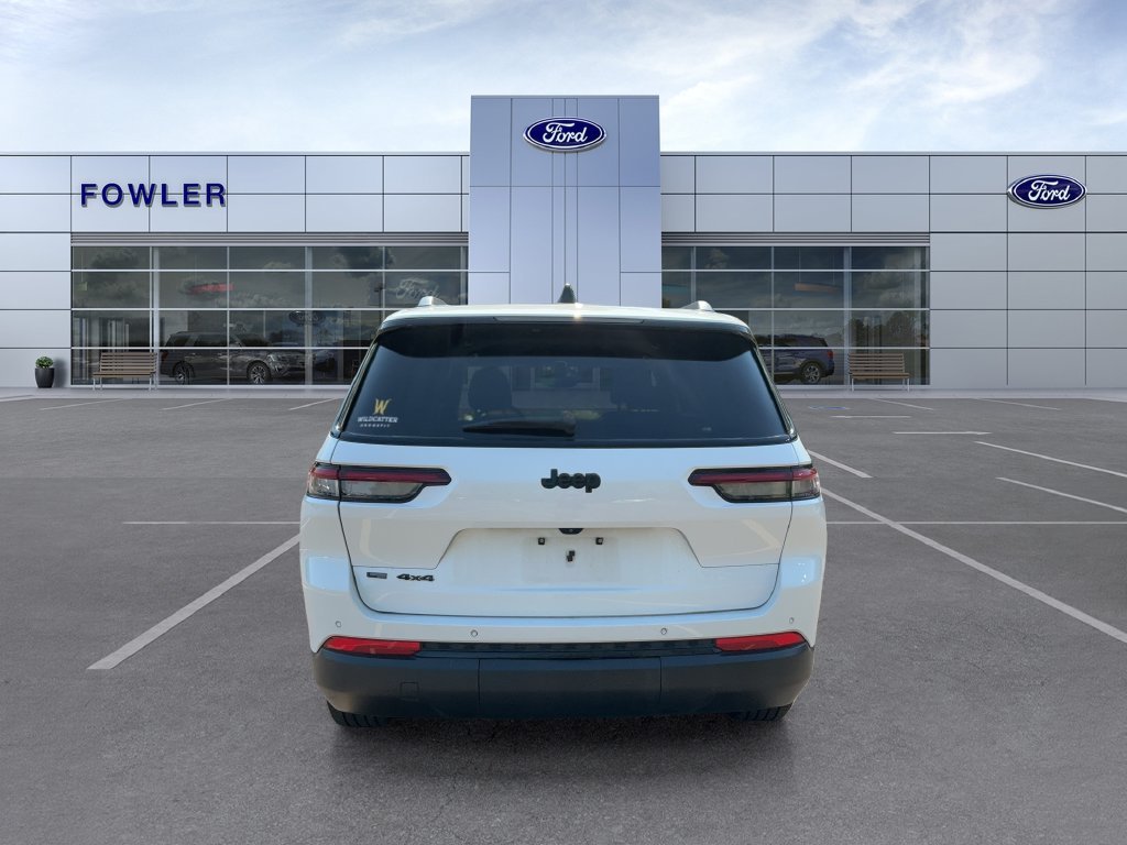 Used 2023 White Jeep Altitude image 6