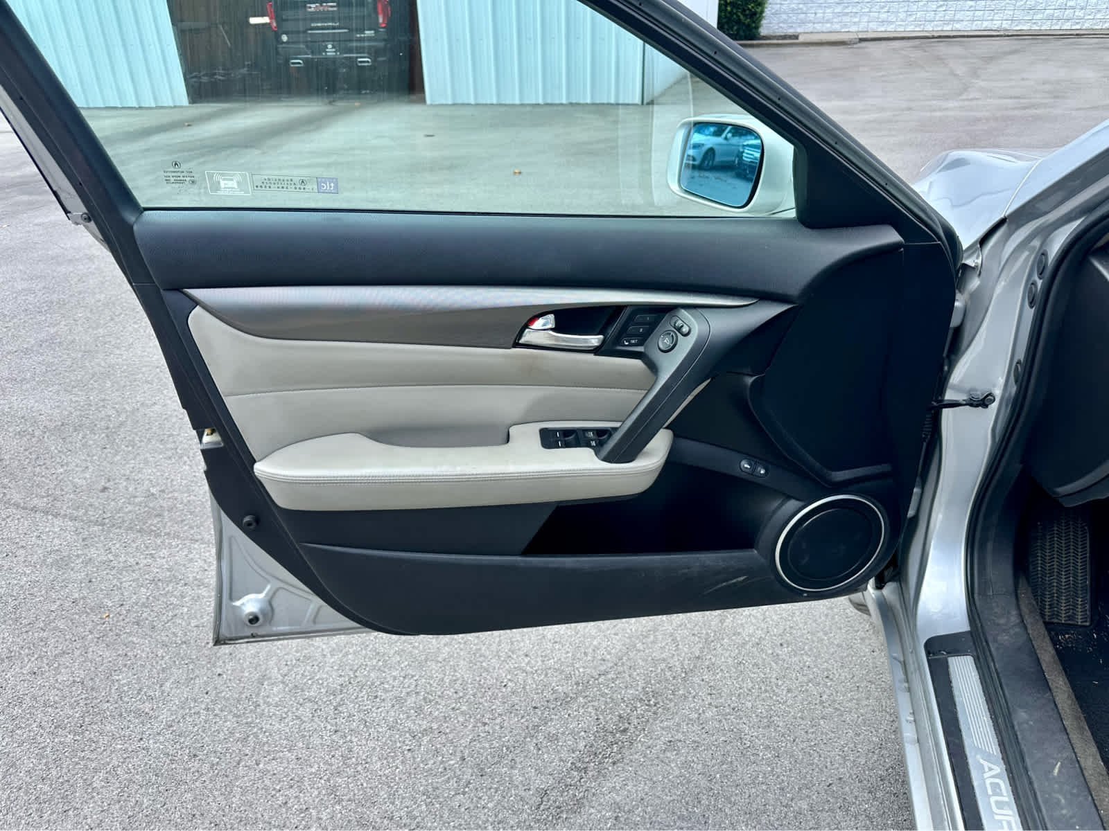 Used 2012 Silver Moon Acura Tech Auto image 10