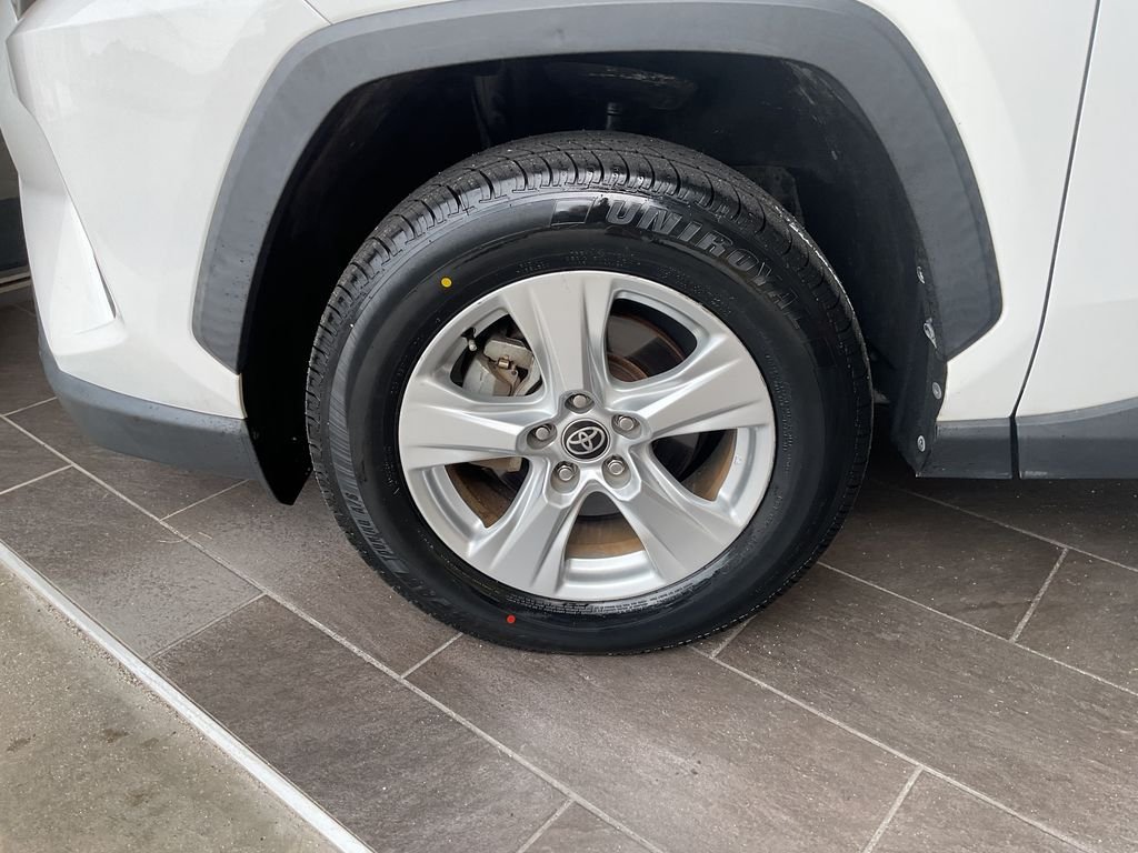 Used 2021 White Toyota XLE image 4