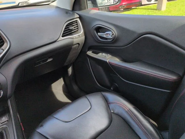 Used 2019 Granite Crystal Clearcoat Metallic Jeep Trailhawk image 17