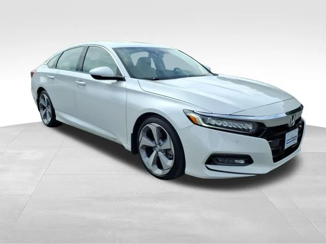 Used 2018 White Honda Touring 2.0T image 15